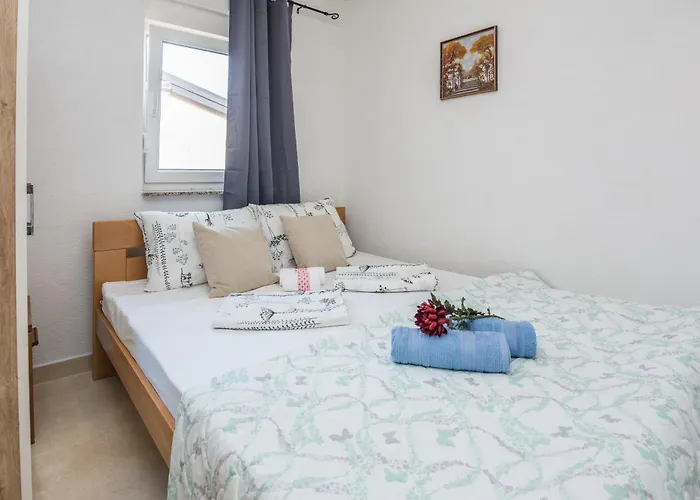 Plaza Ab Apartament *