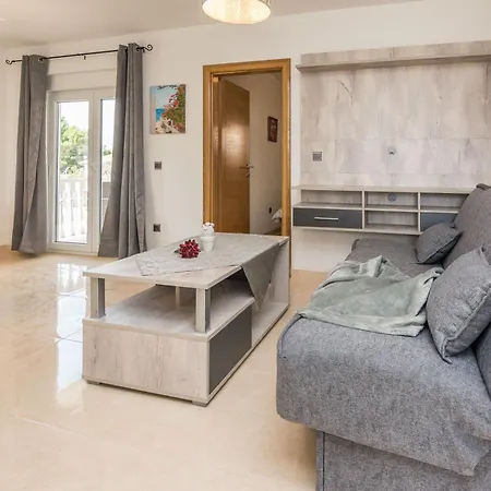 Apartment Plaza Ab Vir